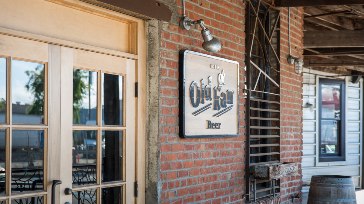 Psst. Did you know there’s an Oakland Wine Trail and an Oakland Ale Trail, too? Pass it along.