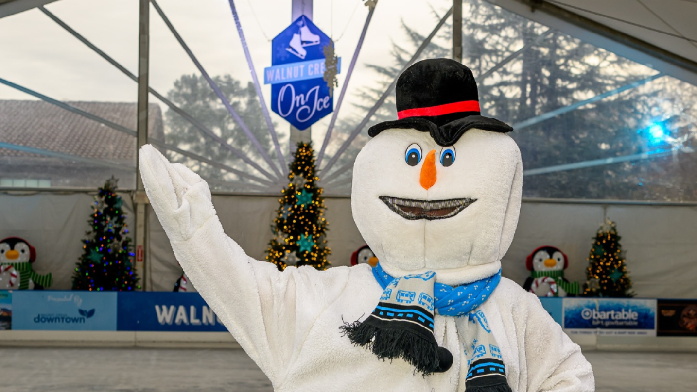 Win 4 tickets to Walnut Creek on Ice & Frosty's Summit 