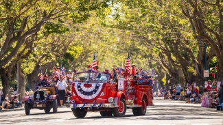 See BART and more parade participants at the Alameda Fourth of July Parade. Photo courtesy of the Alameda Post (Maurice Ramirez).