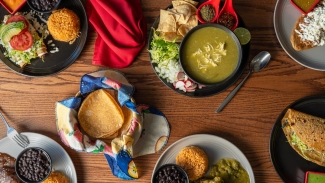 Head to El Buen Comer for delicious Mexican eats. Photo courtesy of The Infatuation. 
