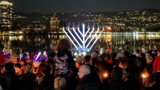 Head to Lake Merritt for the 5th night of Hanukkah! Photo courtesy of Chabad Jewish Center of Oakland.