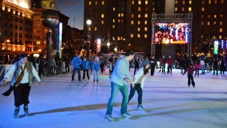 It's the first weekend of holiday ice skating in Union Square. Photo courtesy of DoTheBay.