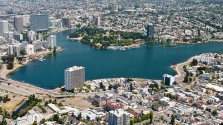 Hiking around Lake Merritt lets you escape city noises and enjoy nature. Photo courtesy of Visit Oakland. 