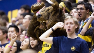 Cheer on the Golden Bears this weekend near BART. Photo courtesy of California Golden Blogs.