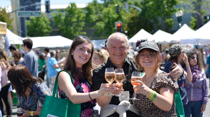 Win a Pleasant Hill Art & Wine Festival getaway!